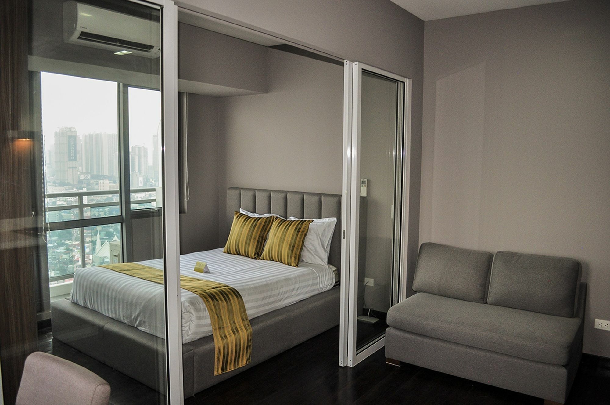 Siglo Suites @ The Acqua Private Residences Mandaluyong Dış mekan fotoğraf
