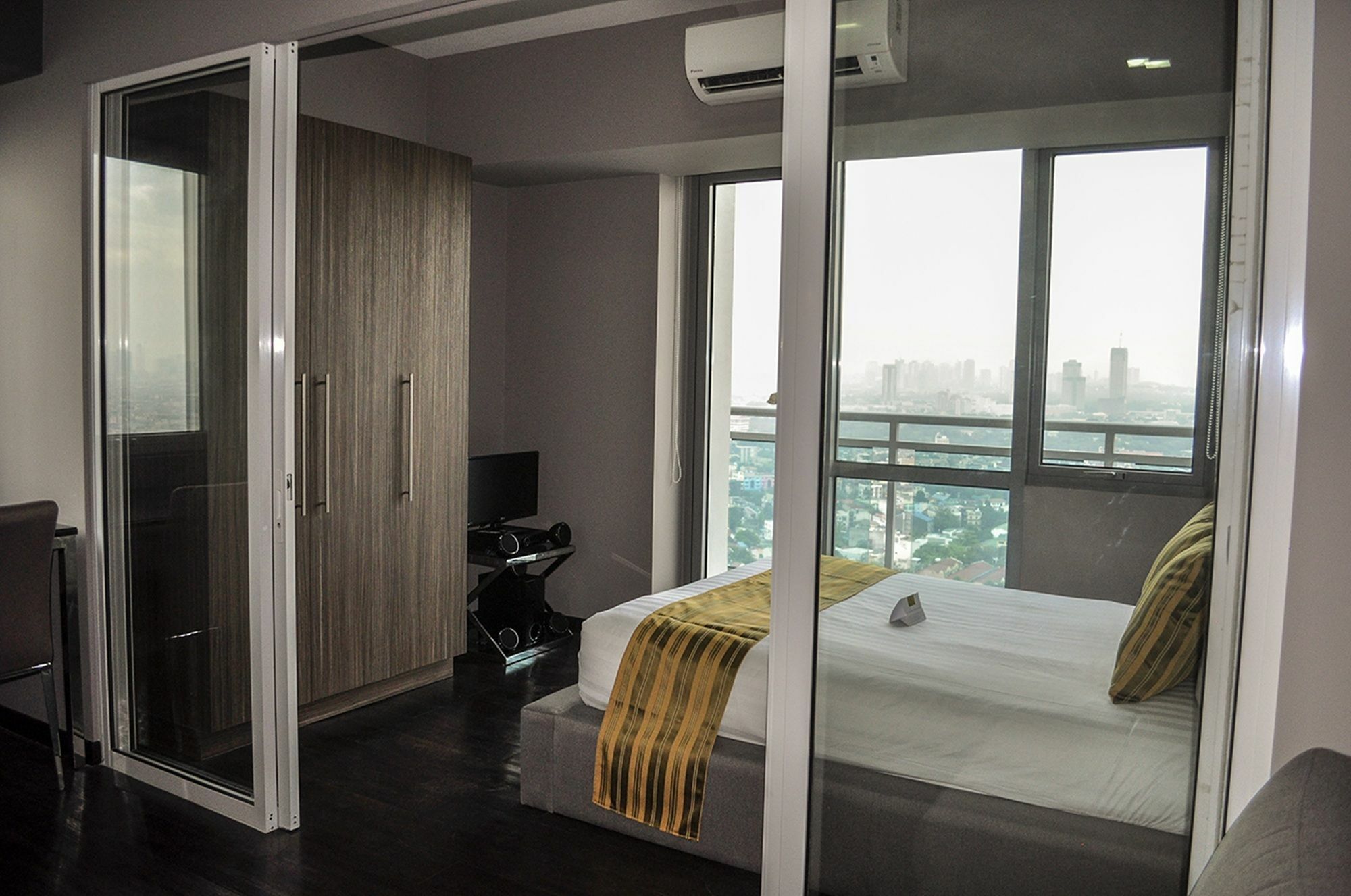 Siglo Suites @ The Acqua Private Residences Mandaluyong Dış mekan fotoğraf